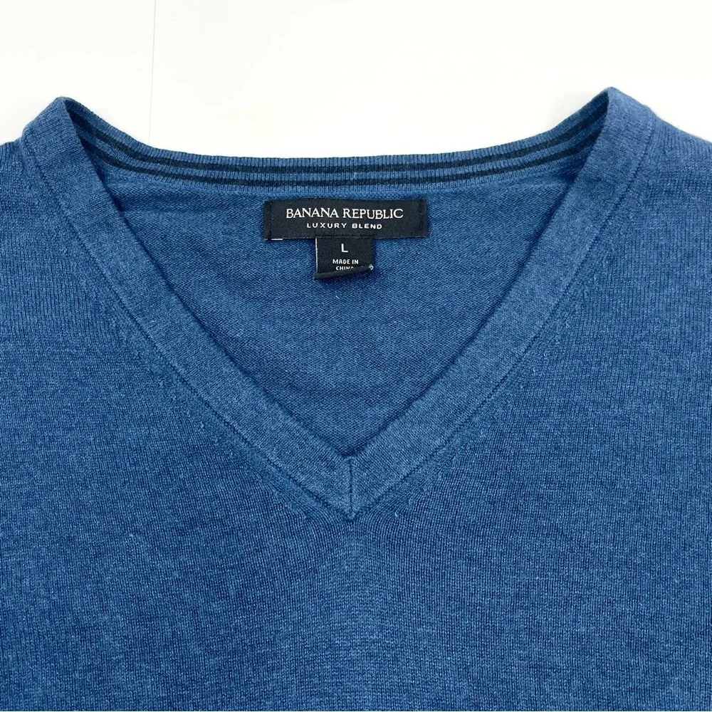 BANANA REPUBLIC Men's Silk Cashmere Blend V-Neck Blue Sweater Size Large